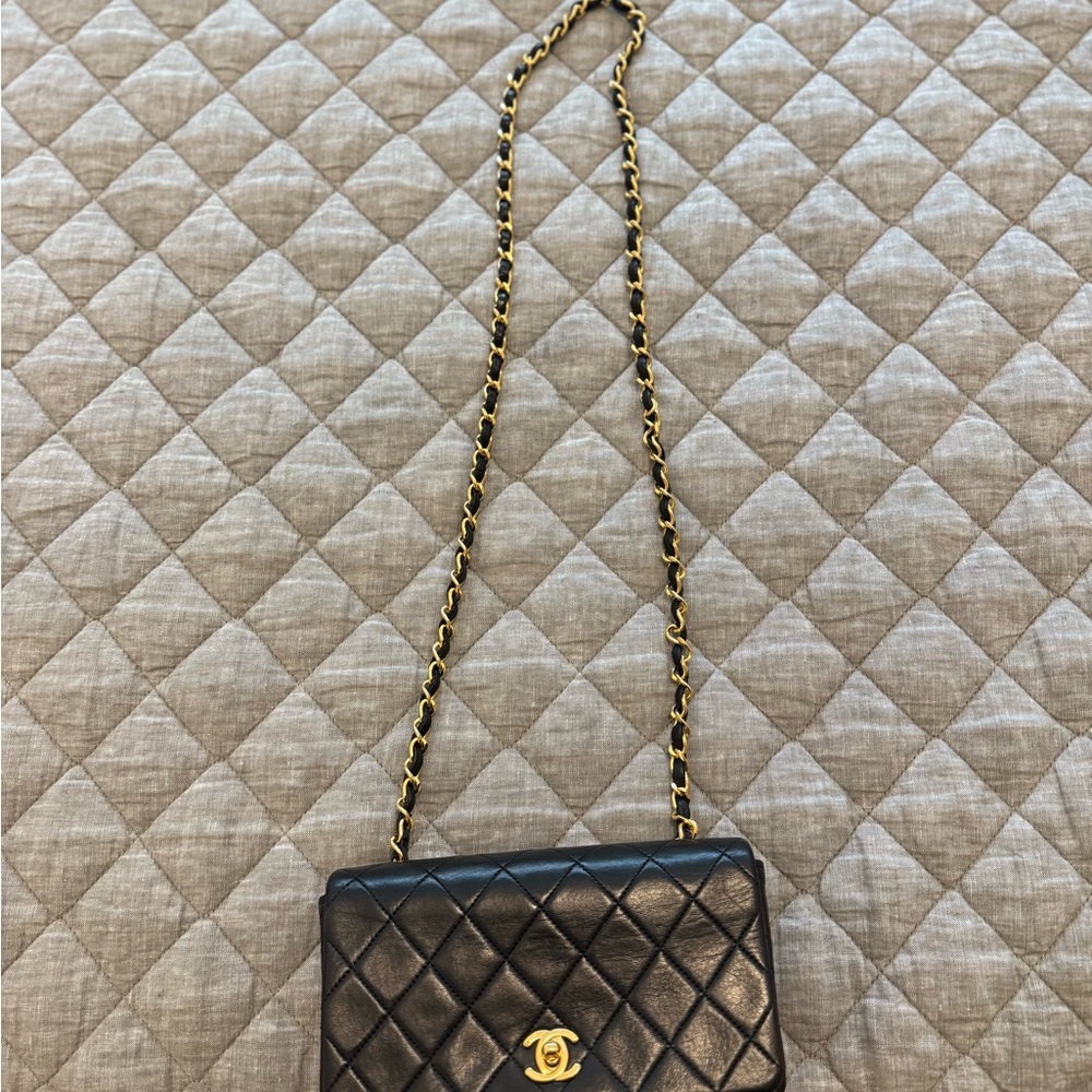 Series 1 Chanel Vintage Black Lambskin Full Flap Mini Bag - Picture 9 of 16